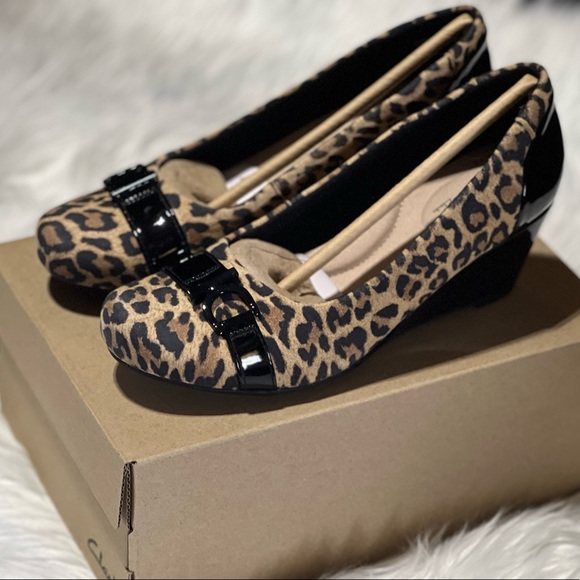 New clarks women Flores Tulip Wedge Pump - Picture 4 of 16